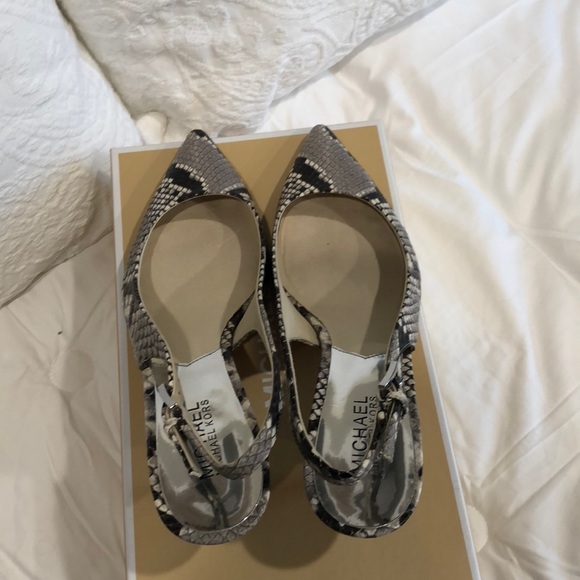 Michael Kors kitten heels - Picture 2 of 4
